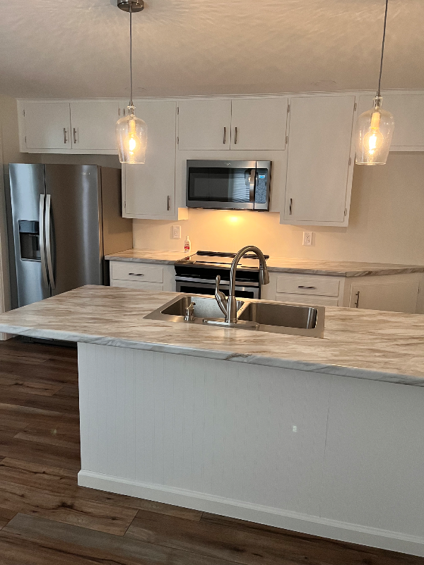604 Loras Blvd, Dubuque, IA 52001