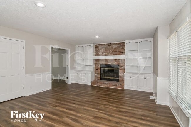 1432 E Sheridan Bridge Ln, Olathe, KS 66062 - photo 3