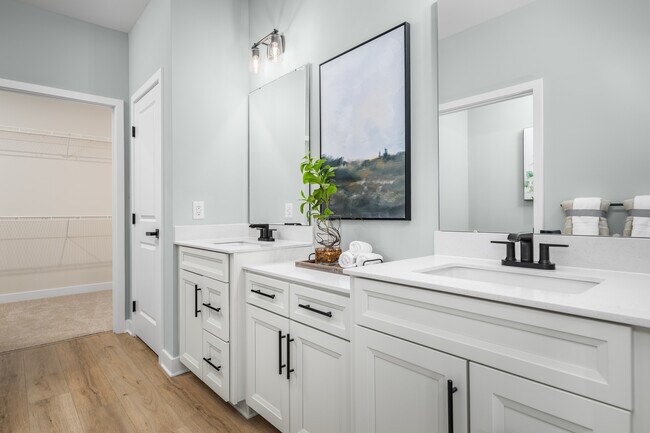 31000 Blooming Ln, Olmsted Falls, OH 44138 - photo 7