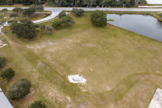 Osteen Elementary School offers outdoor activity areas for its students to stay active.