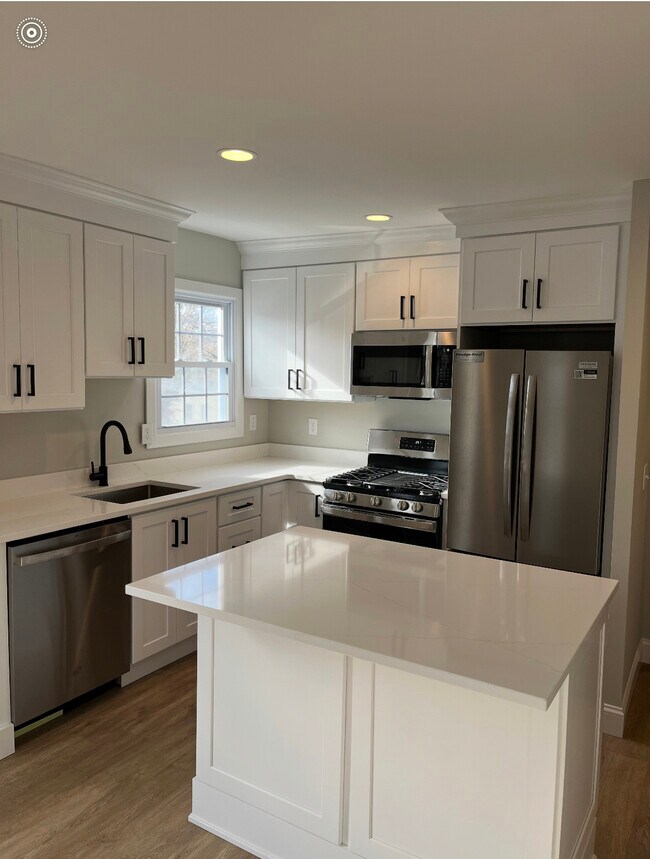 32 S Main St Unit 2, New Milford, CT 06776