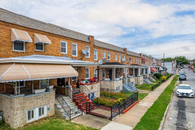 Many of the homes in Lexington have front porch areas and small front yards.