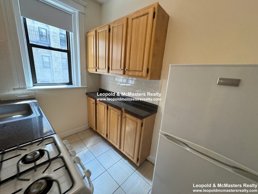 230 Fuller St unit 23, Dorchester Center, MA 02124 - photo 1
