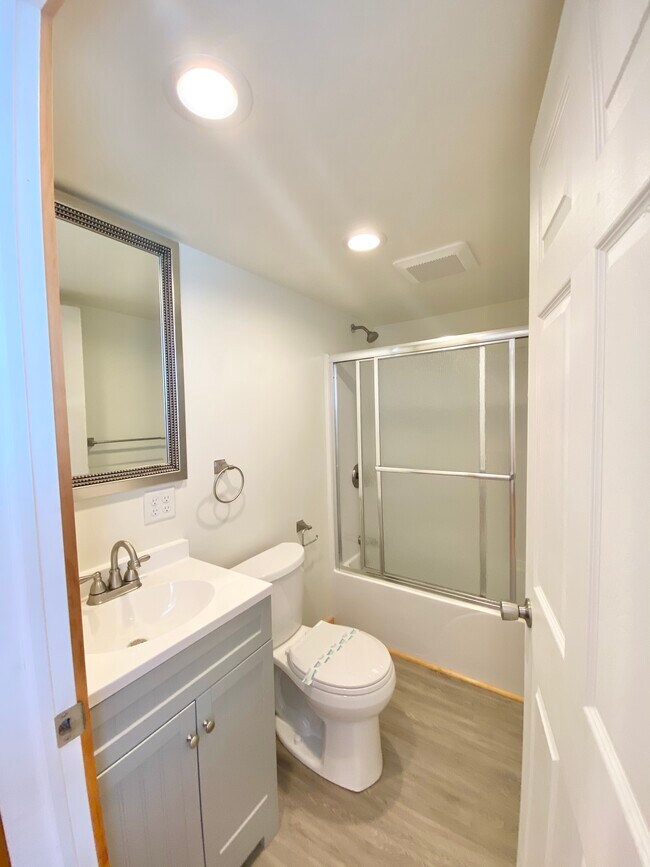 1016 Vine St unit 1016, Danville, PA 17821 - photo 5