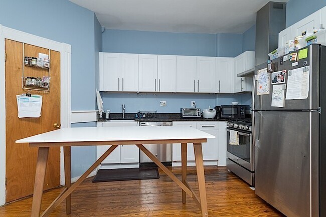 228 Prospect St unit 2, Cambridge, MA 02139 - photo 3