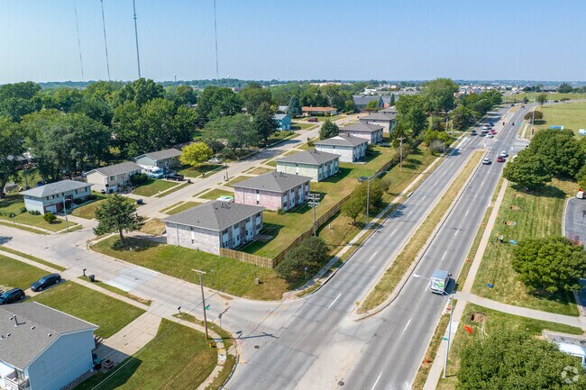 Sorensen Parkway connects Orchard Park to downtown Omaha and nearby shopping.