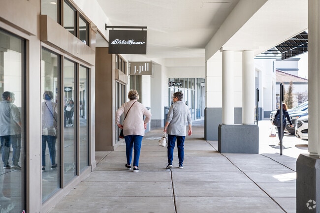 There are a wide variety of shops and stores to shop through in Bradly Fair by Matlock Heights.