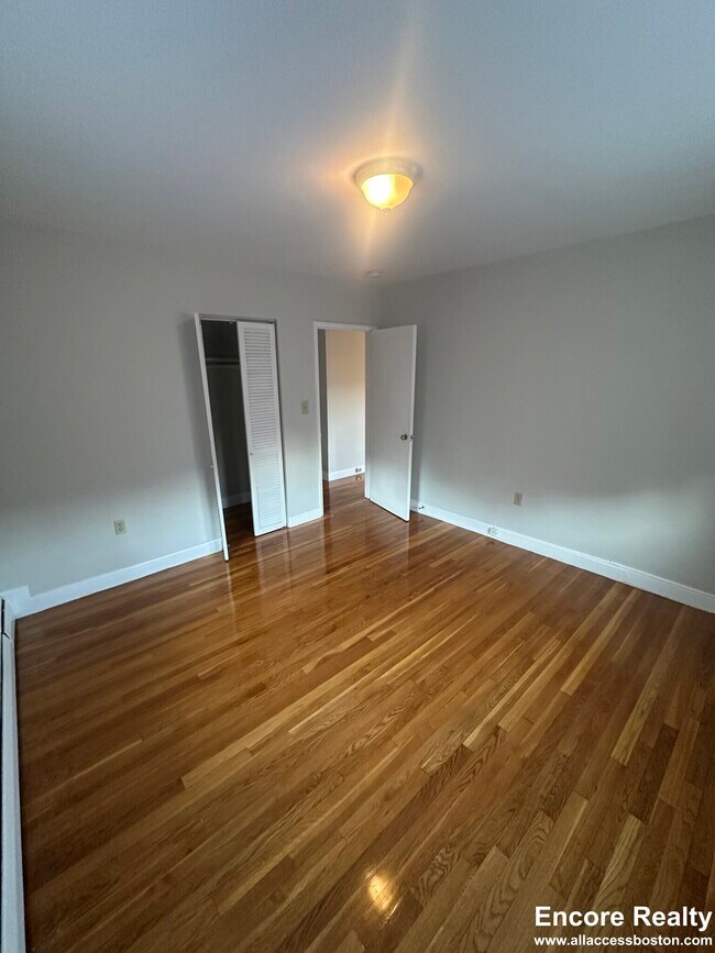 61 Selkirk Rd unit 17, Brighton, MA 02135 - photo 5