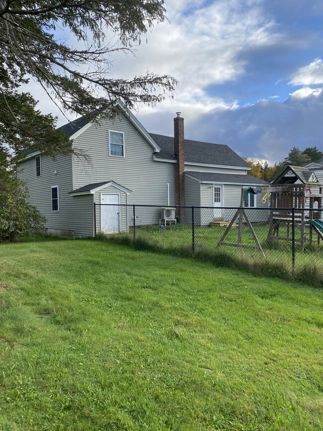 1076 Clinton Ave, Benton, ME 04901 - photo 5