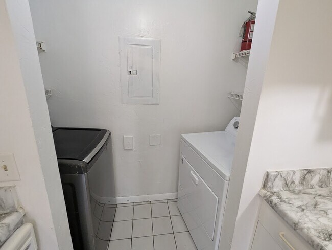 3600 SW 23rd St unit 21, Gainesville, FL 32608 - photo 5