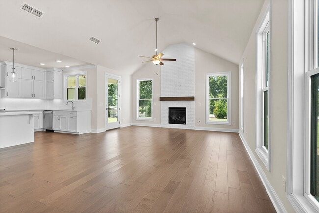 550 Pilgrim Mill Rd unit 36478803, Cumming, GA 30040 - photo 2