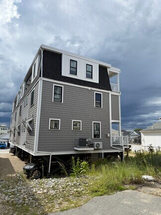 57 Railroad Ave Unit Salisbury Winter Rental, Salisbury, MA 01952