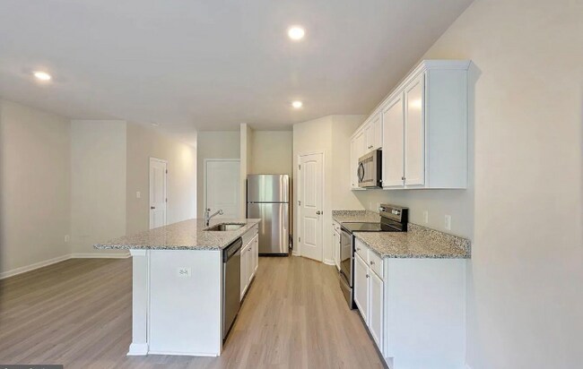 86 Dumsford St, Falling Waters, WV 25419 - photo 5