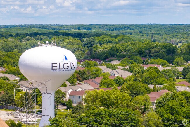 East of the Fox River, southeast of the Chicago suburb of Elgin, is Bluff City.