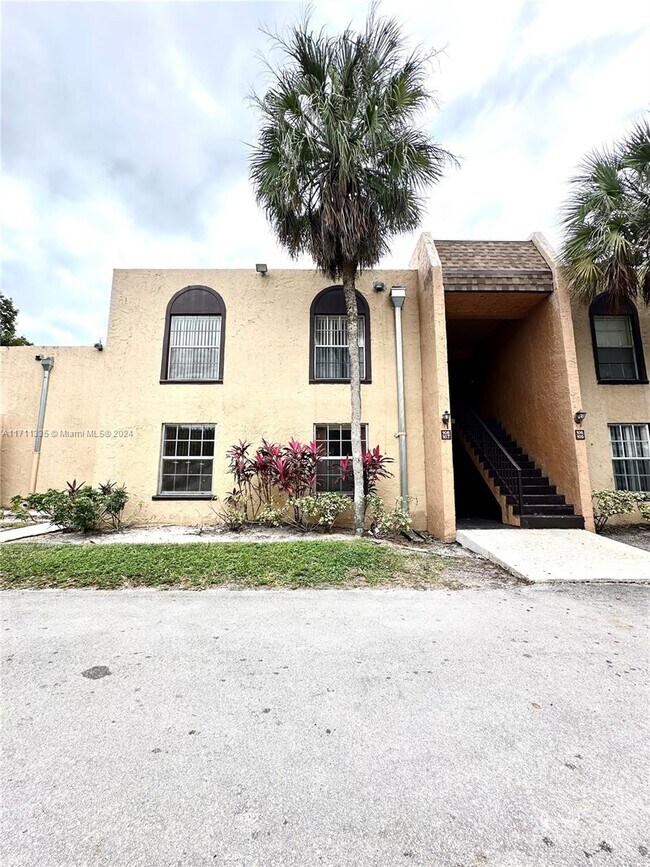 4210 NW 21st St Unit 107, Lauderhill, FL 33313