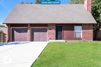 445 Larkspur Ct, Edmond, OK 73003