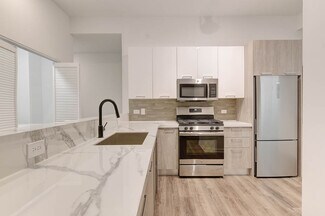 100 E 14th St Unit 304, Chicago, IL 60605