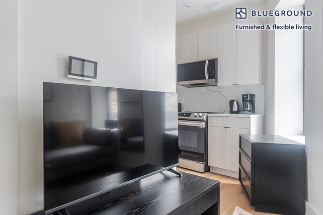 6 Avenue B unit FL2-ID1884, New York, NY 10009 - photo 3