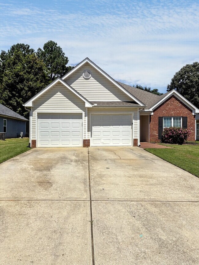 2045 Parador Bend, McDonough, GA 30253