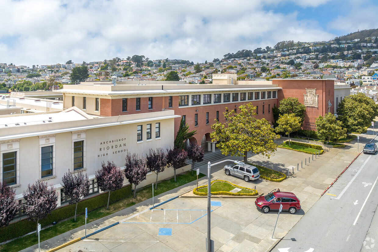 Archbishop Riordan High School, San Francisco CA Rankings & Reviews -  Homes.com