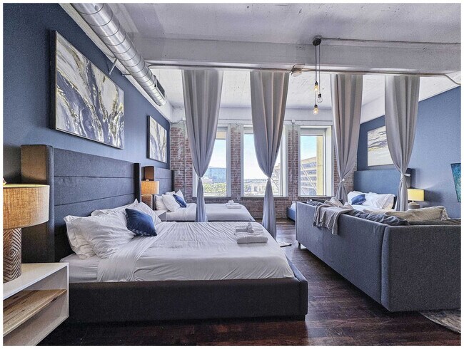 555 Evergreen St unit ID1075579P, Dallas, TX 75201 - photo 2