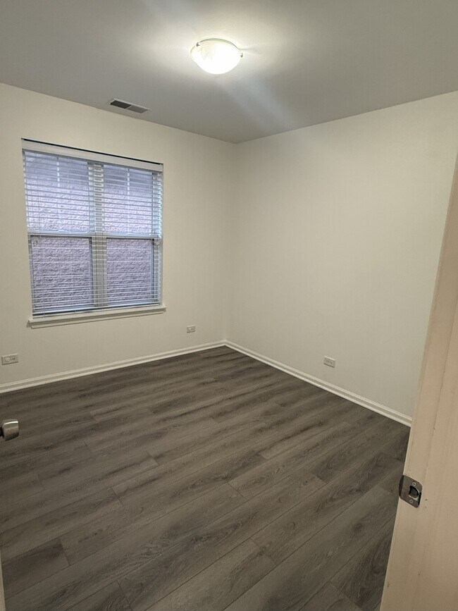 1154 N Howe St unit C, Chicago, IL 60610 - photo 6