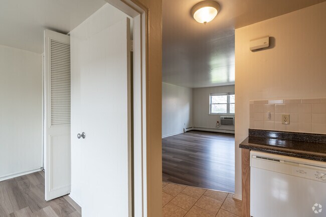 Parsippany Gardens, Parsippany, NJ 07054 - photo 4