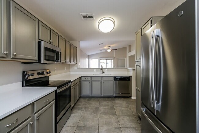 2201 S 84th Ave, Tolleson, AZ 85353 - photo 7