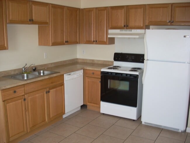 3513 Golden Dr, Chalmette, LA 70043 - photo 2