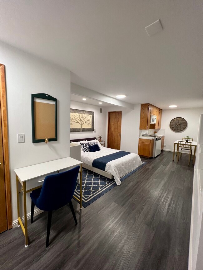 12 Coach Rd Unit 12 Coach Rd, Rancho Palos Verdes, CA 90275