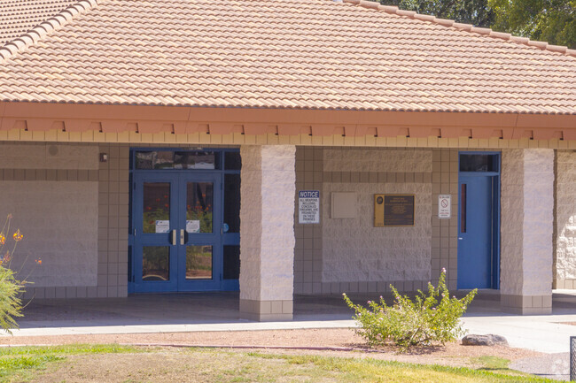 The test scores at Glendale’s Desert Sage Elementary School are above average.