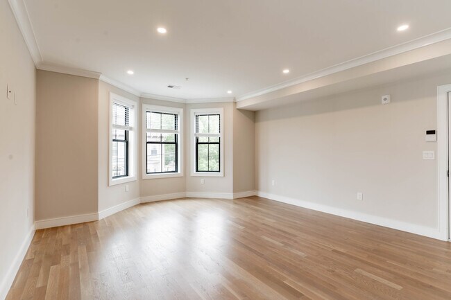 285 Lamartine St unit 1, Boston, MA 02130 - photo 6