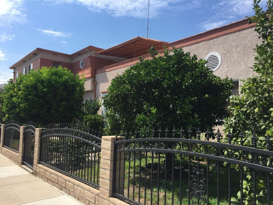 8333 W 1st St unit 8333 West 1st Street, Los Angeles, CA 90048 - photo 1