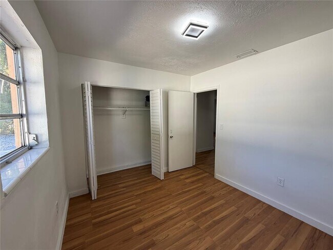 6301 Moseley St, Hollywood, FL 33024 - photo 7