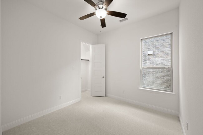 1540 Euclid Aly, Corinth, TX 76208 - photo 3