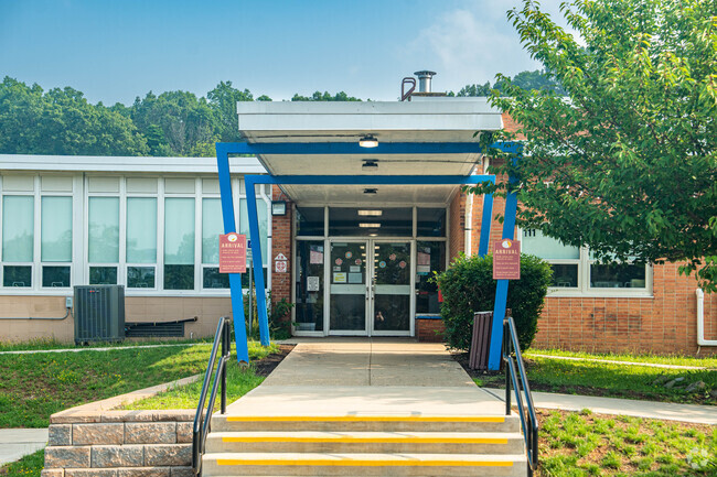 Front entrance to Stony Brook Elementary School.