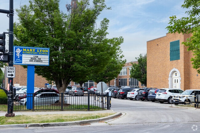 Lyon Elementary School in Belmont Central prepares its students for greatness.