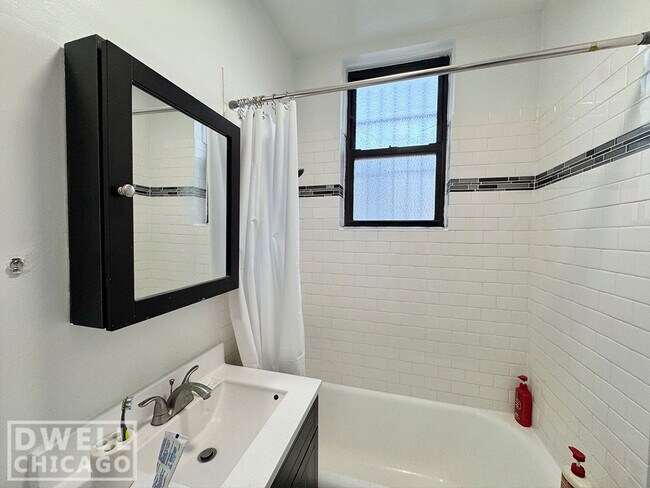 3346 N Marshfield Ave unit 1, Chicago, IL 60657 - photo 6