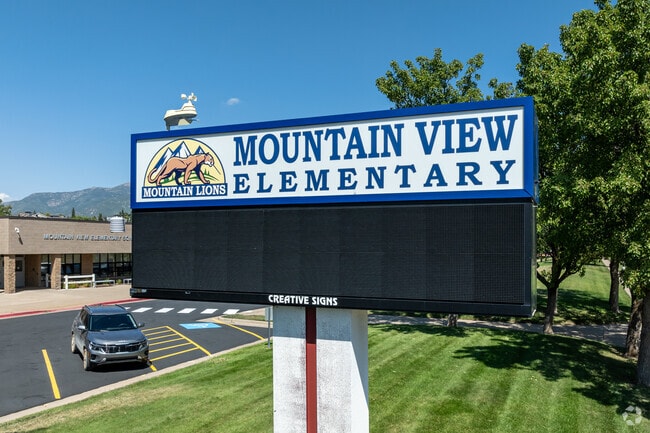 Mountain View Elementary’s electronic sign  displays announcements.