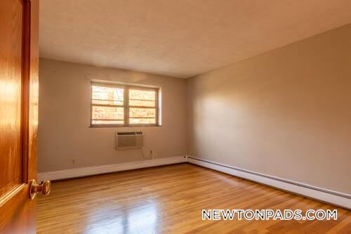 278 Grove St unit 4, Newton, MA 02466 - photo 5