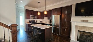 1827 W Melrose St Unit 1R Coach House, Chicago, IL 60657