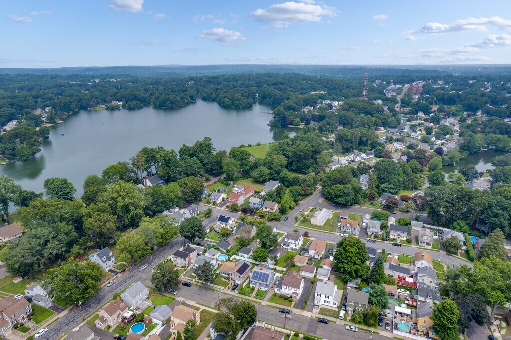 26 Woodmont Ave, Bridgeport, CT 06606 MLS 170542550