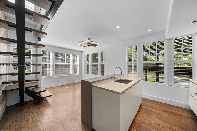 739 2nd St unit 1, Miami Beach, FL 33139 - photo 6