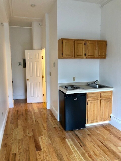 1079 Beacon St unit 3, Brookline, MA 02446 - photo 3