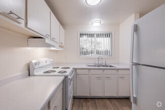 10728 NE Halsey St, Portland, OR 97220