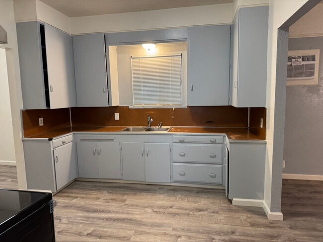 504 N Stanislaus St, Stockton, CA 95202 - photo 5