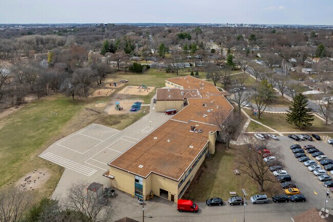 Henderson Elementary School is part of the Madison Metropolitan School District.