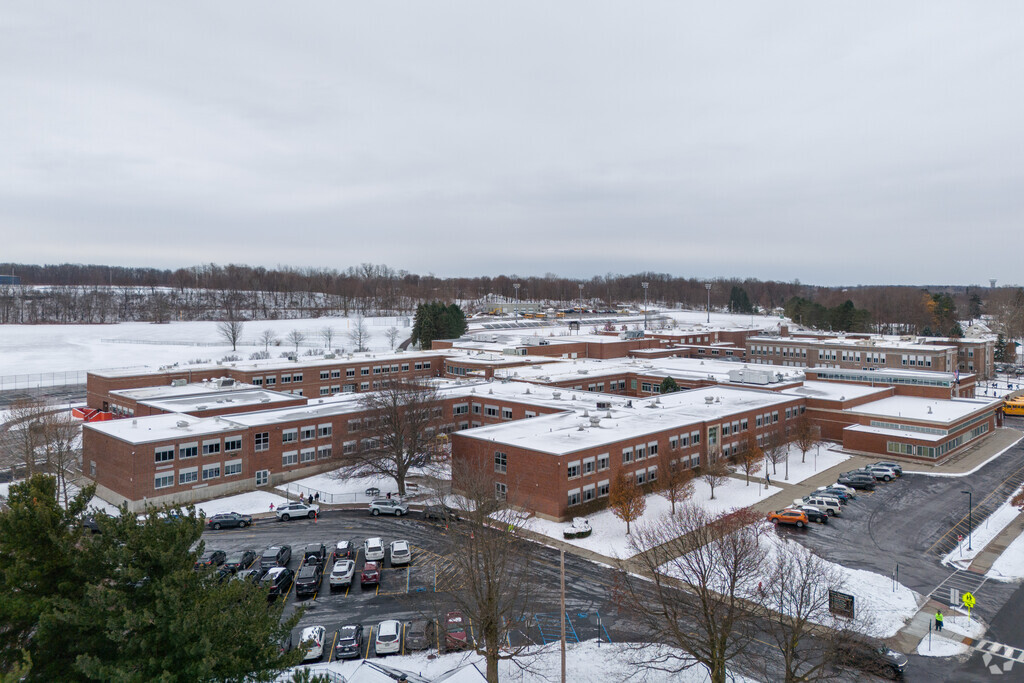 Akron Elementary School has an overall B+ grade on Niche.