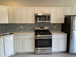 714 Foster St Unit 2W, Evanston, IL 60201