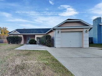 4606 N Country Hills Ct, Plant City, FL 33566